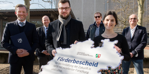 Gruppenbild mit Elisabeth Kreidt und Sydney Becker