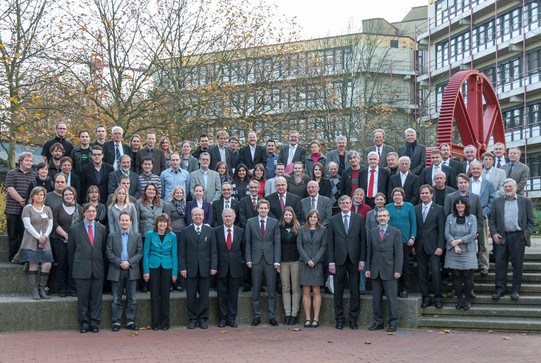 Gruppenbild aller bei der Feier Anwesenden