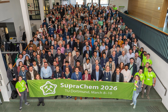 Gruppenbild aller Teilnehmer der Konferenz