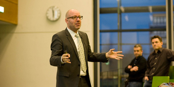 Portrait Stefan Raunser Portrait Stefan Raunser