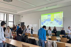 Schüler im Seminarraum