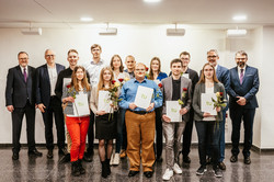 Absolventinnen - Absolventen