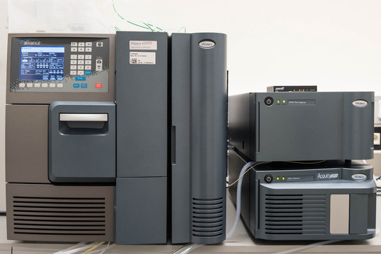 HPLC-Massenspektrometriesystem bestehend aus einem Waters Alliance e2695 Separation Module, einem 2998 PDA Detector und einem ACQUITY QDa Detector.