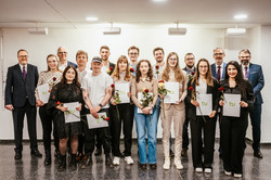 Absolventinnen - Absolventen