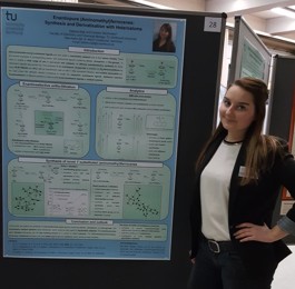 Helene Wall Helene Wall mit ihrem Poster